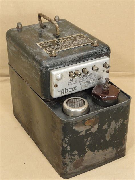 Vintage Tube Radio. . Antique radio battery eliminator